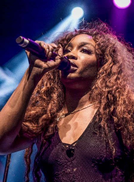 SZA released her debut studio album 'Ctrl' in 2017,and it came in number 3 on the US Billboard 200. 